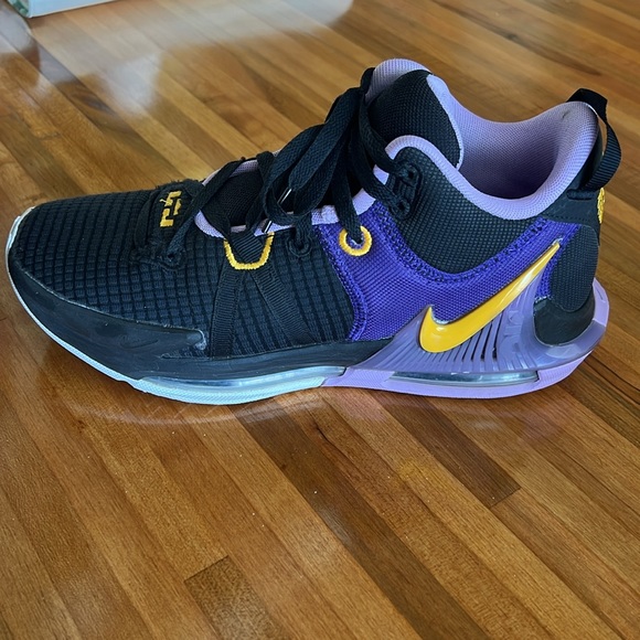 Nike Lebron Witness 7 men’s size 9 - Picture 2 of 4